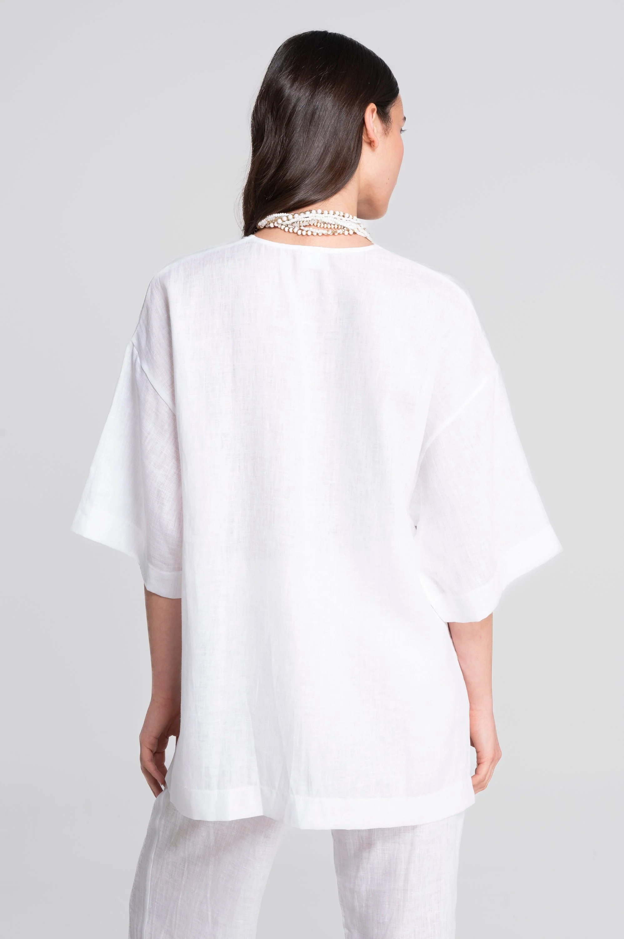 Linen kimono with flared sleeves and side slits 7553L - Image 2