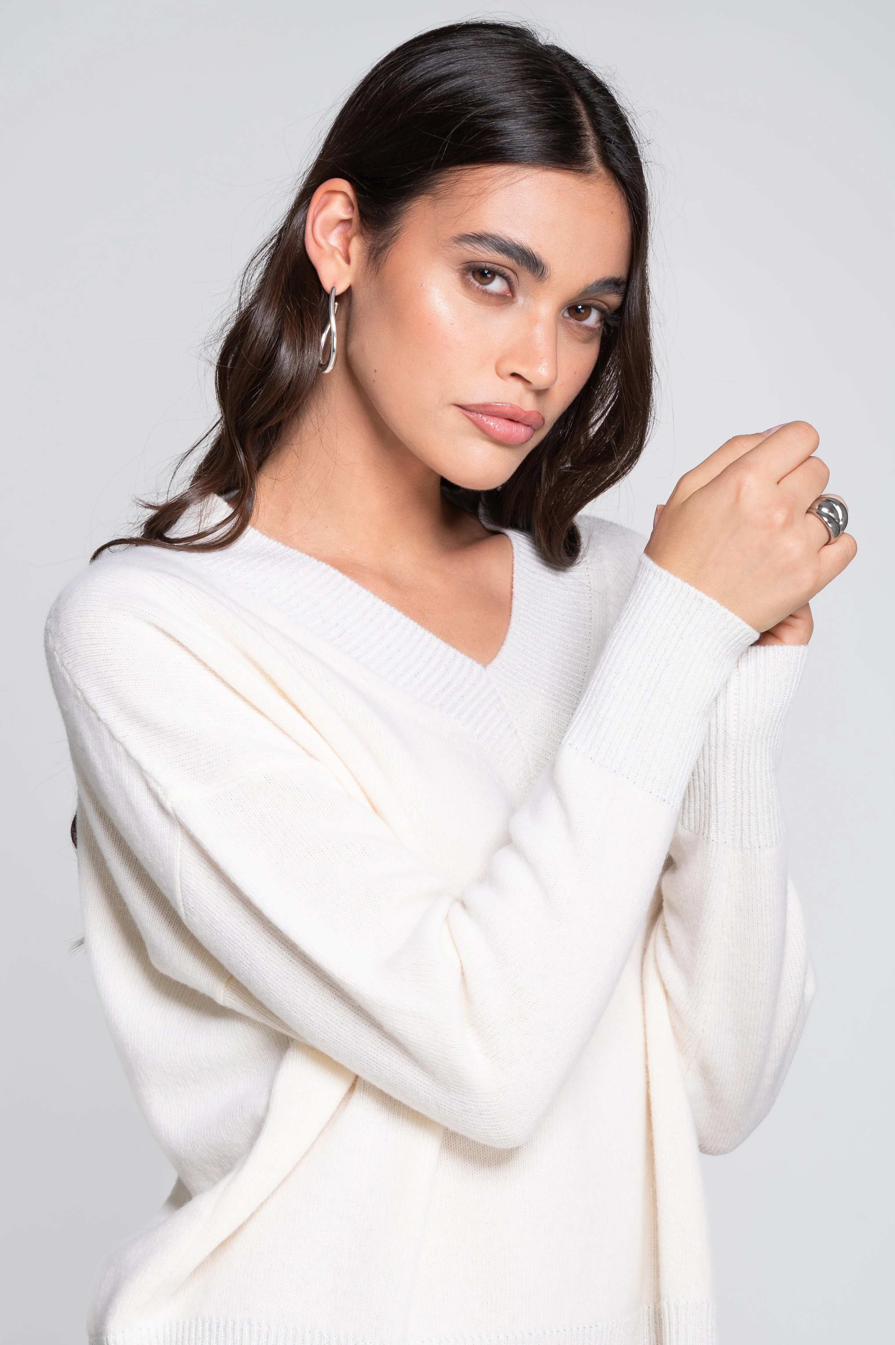 V neck pullover in pure carded wool with lurex details 7672L - Image 4