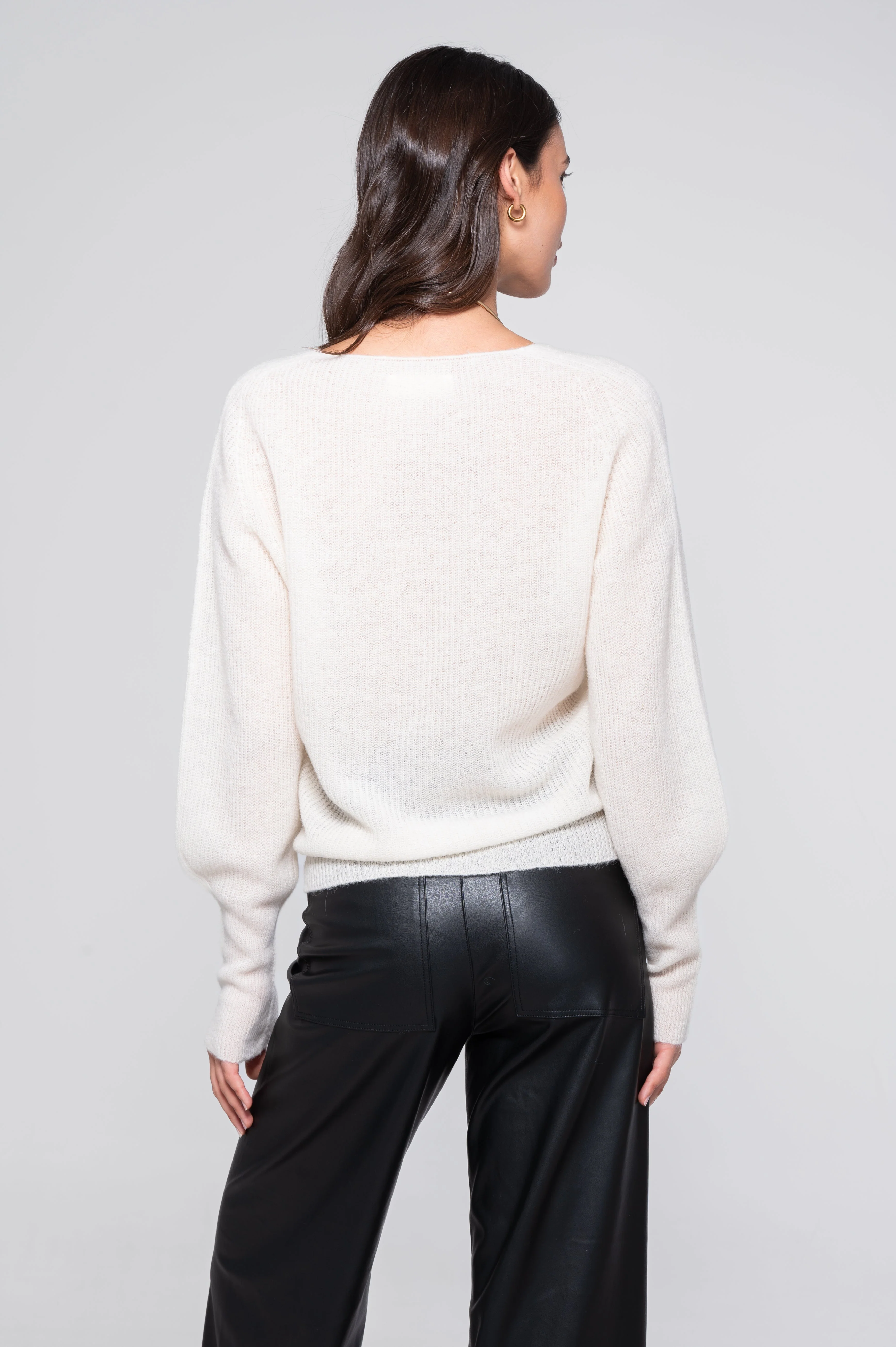 V neck pullover in alpaca 7483 - Image 10
