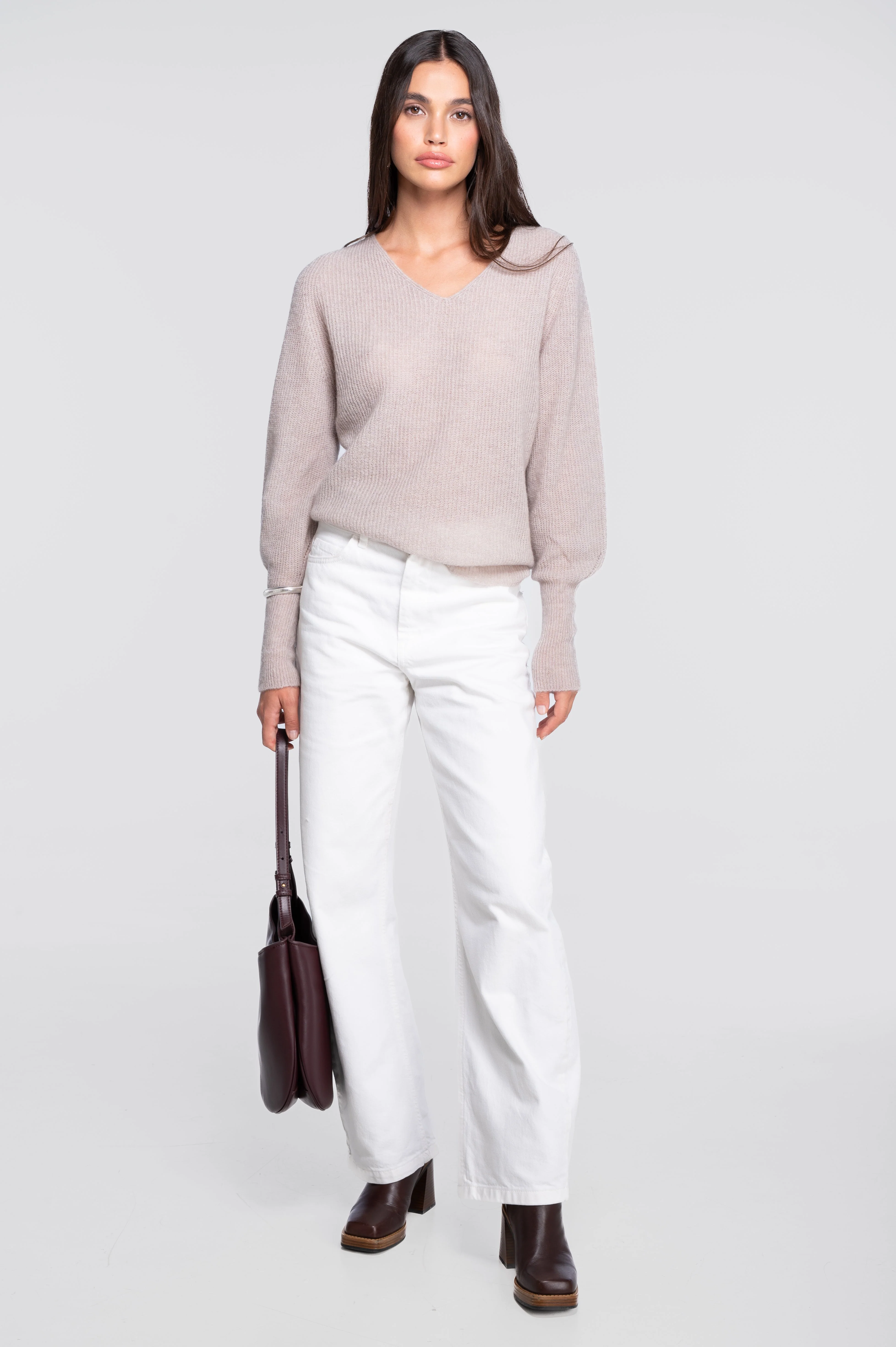 V neck pullover in alpaca 7483 - Image 18