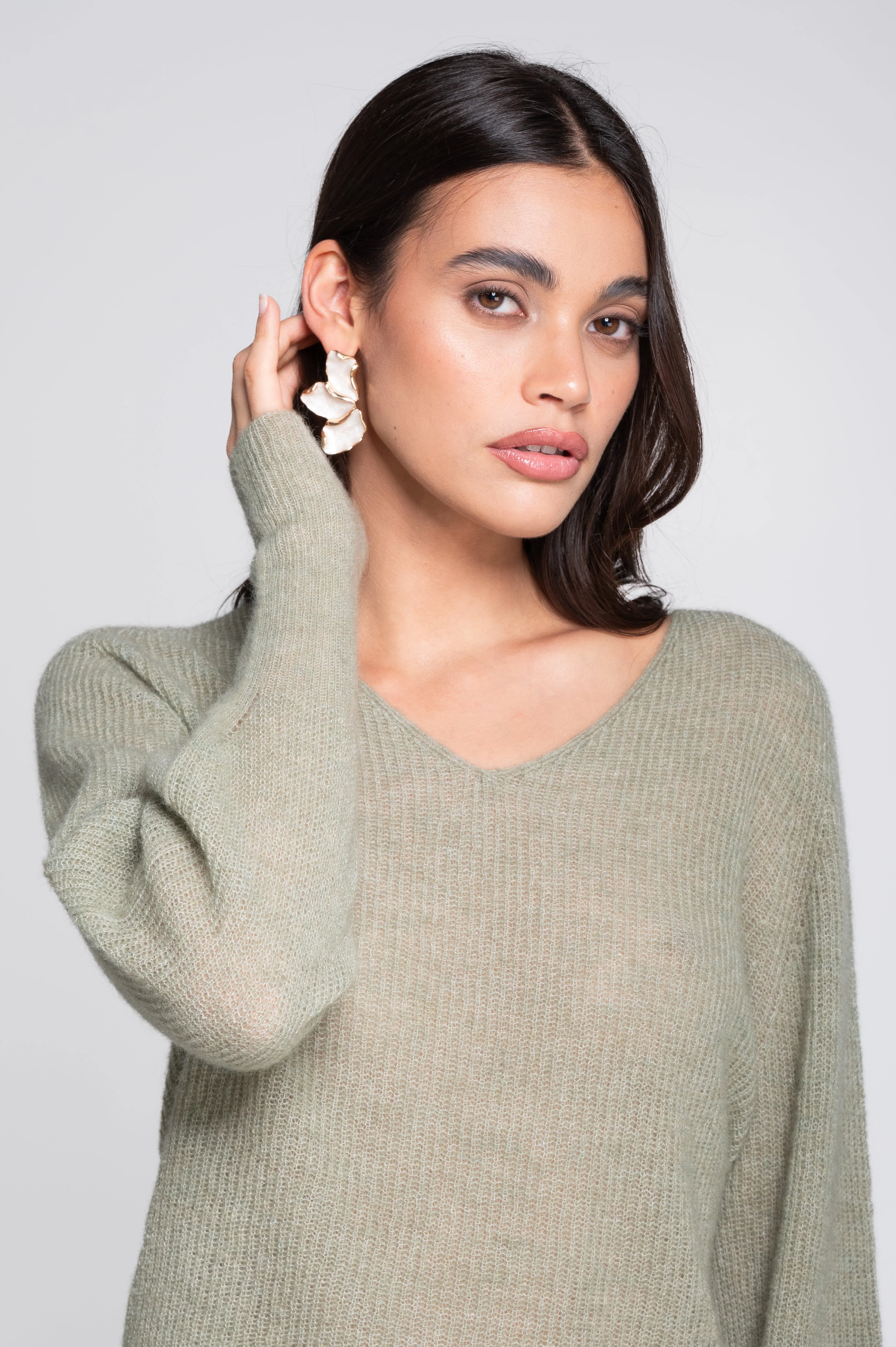 V neck pullover in alpaca 7483 - Image 2