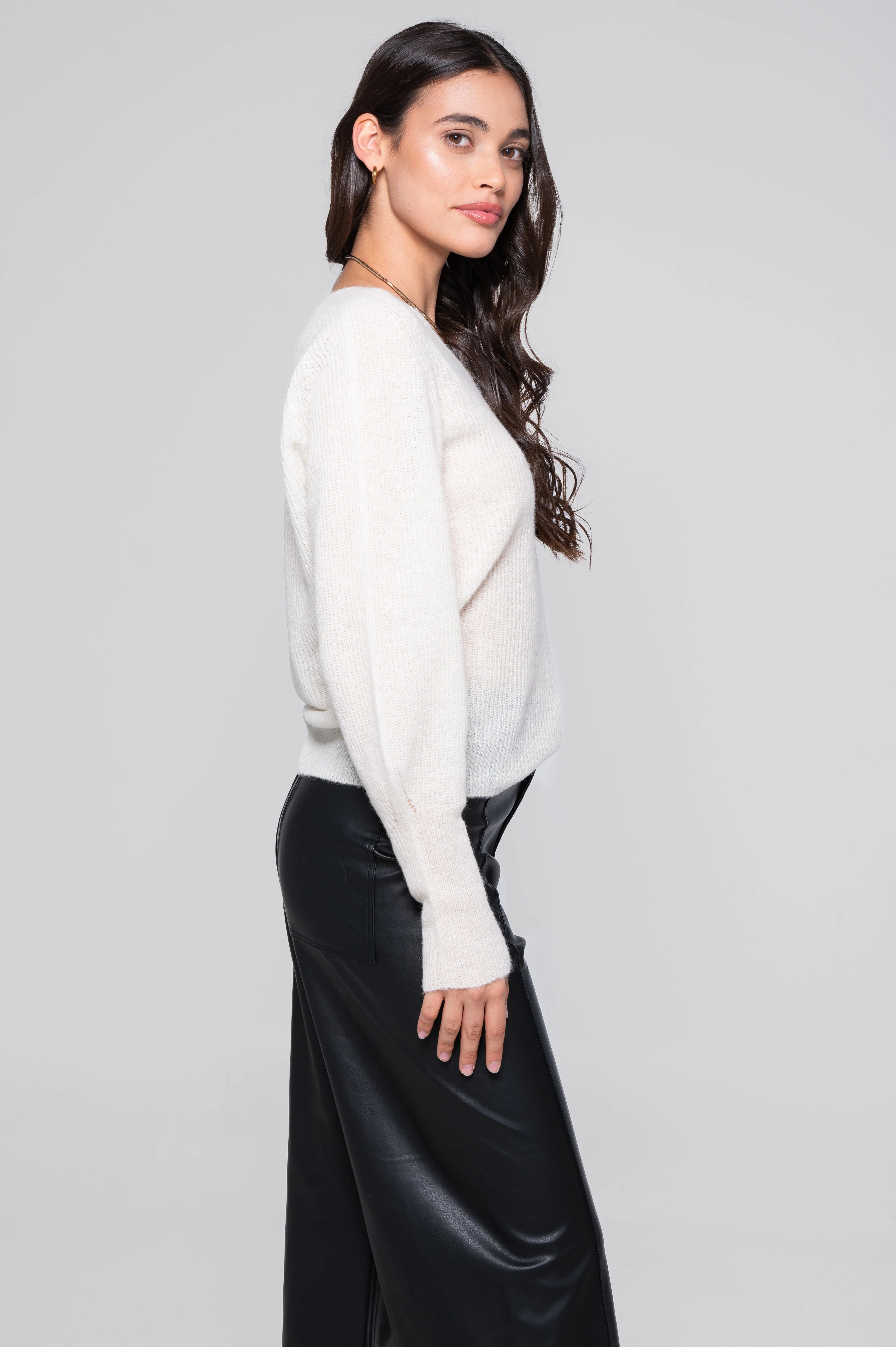 V neck pullover in alpaca 7483 - Image 9