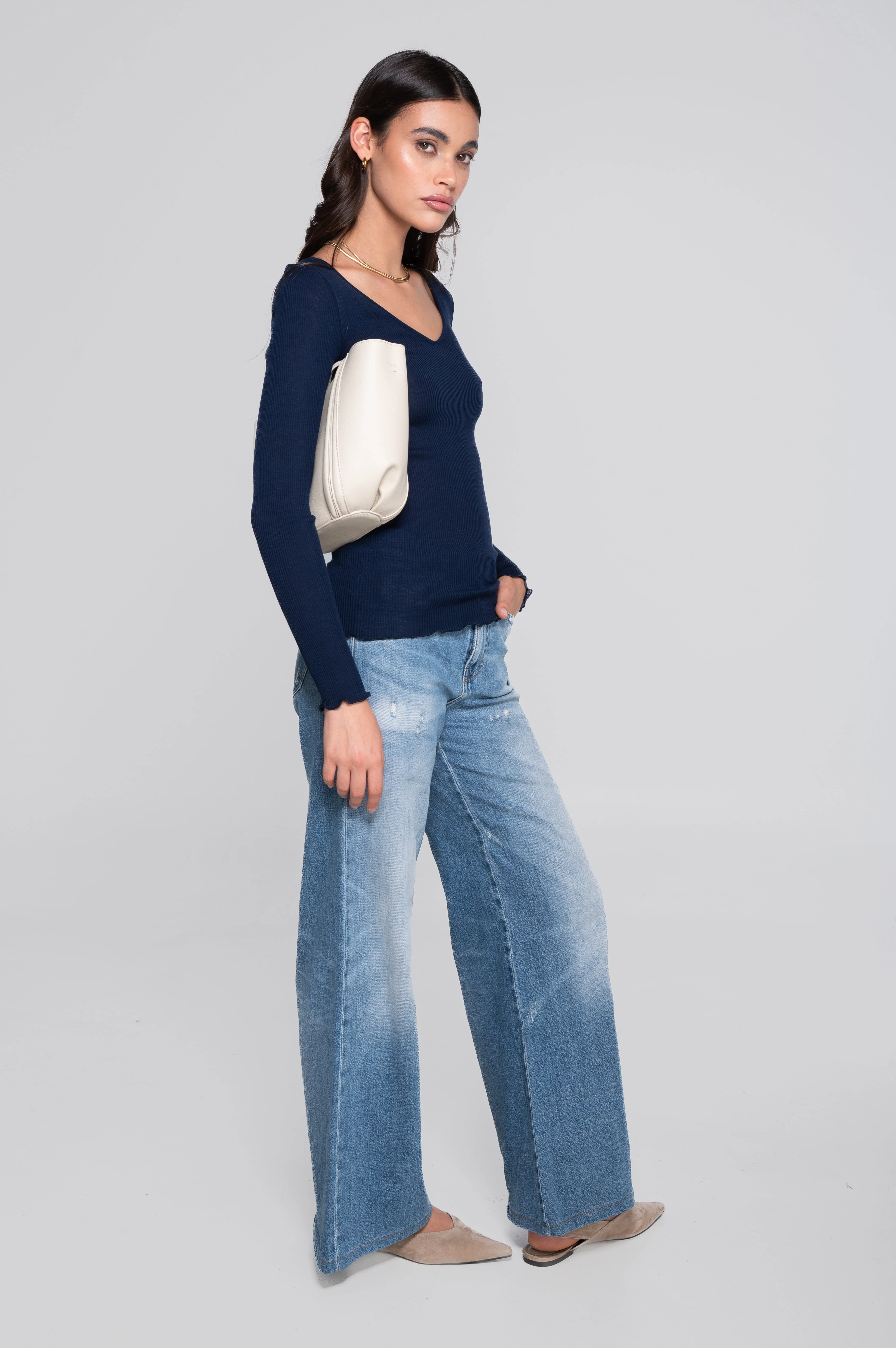 Wool and silk long sleeves V neck shirt 3486 - Image 13