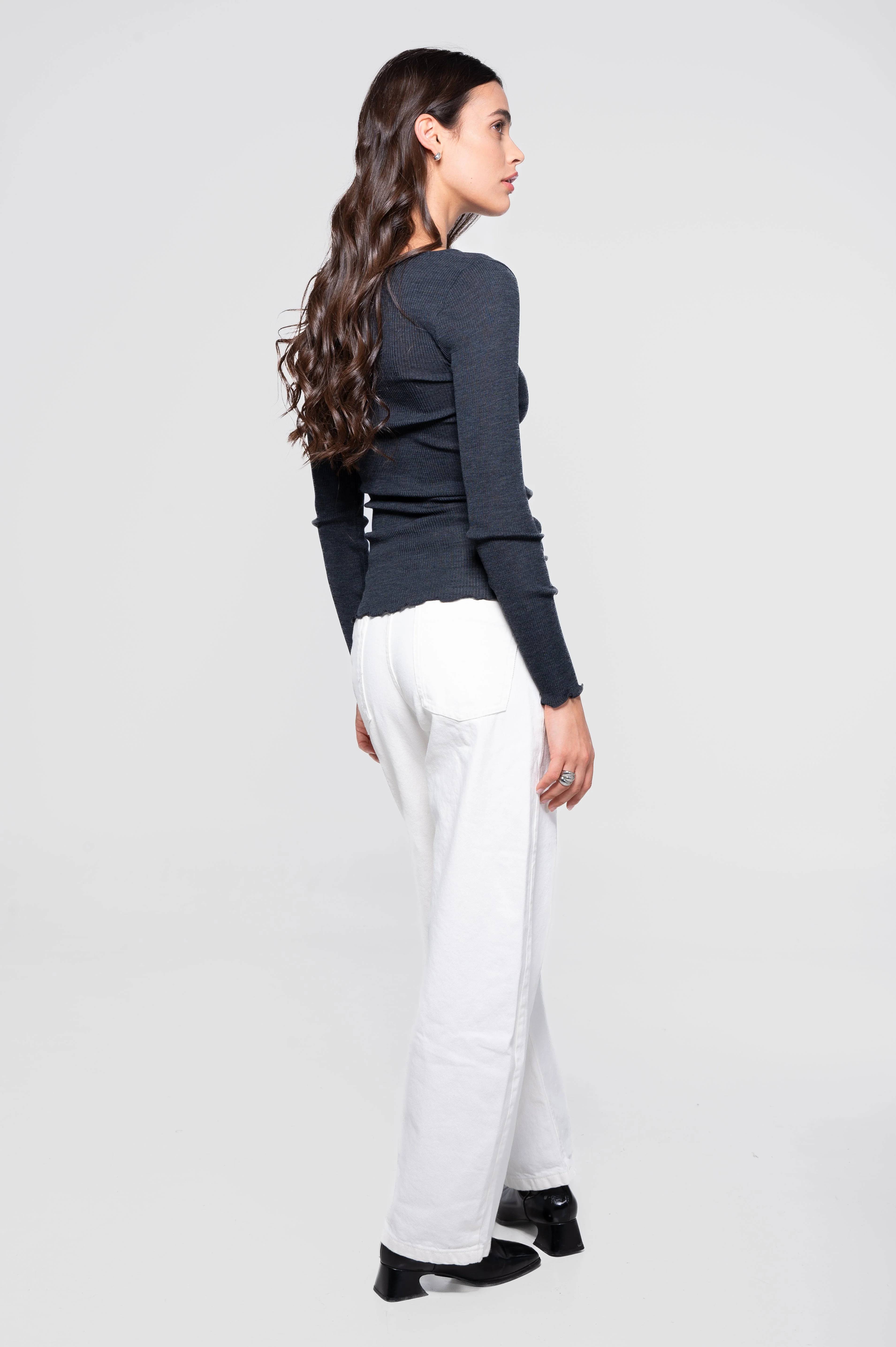 Wool and silk long sleeves V neck shirt 3486 - Image 21