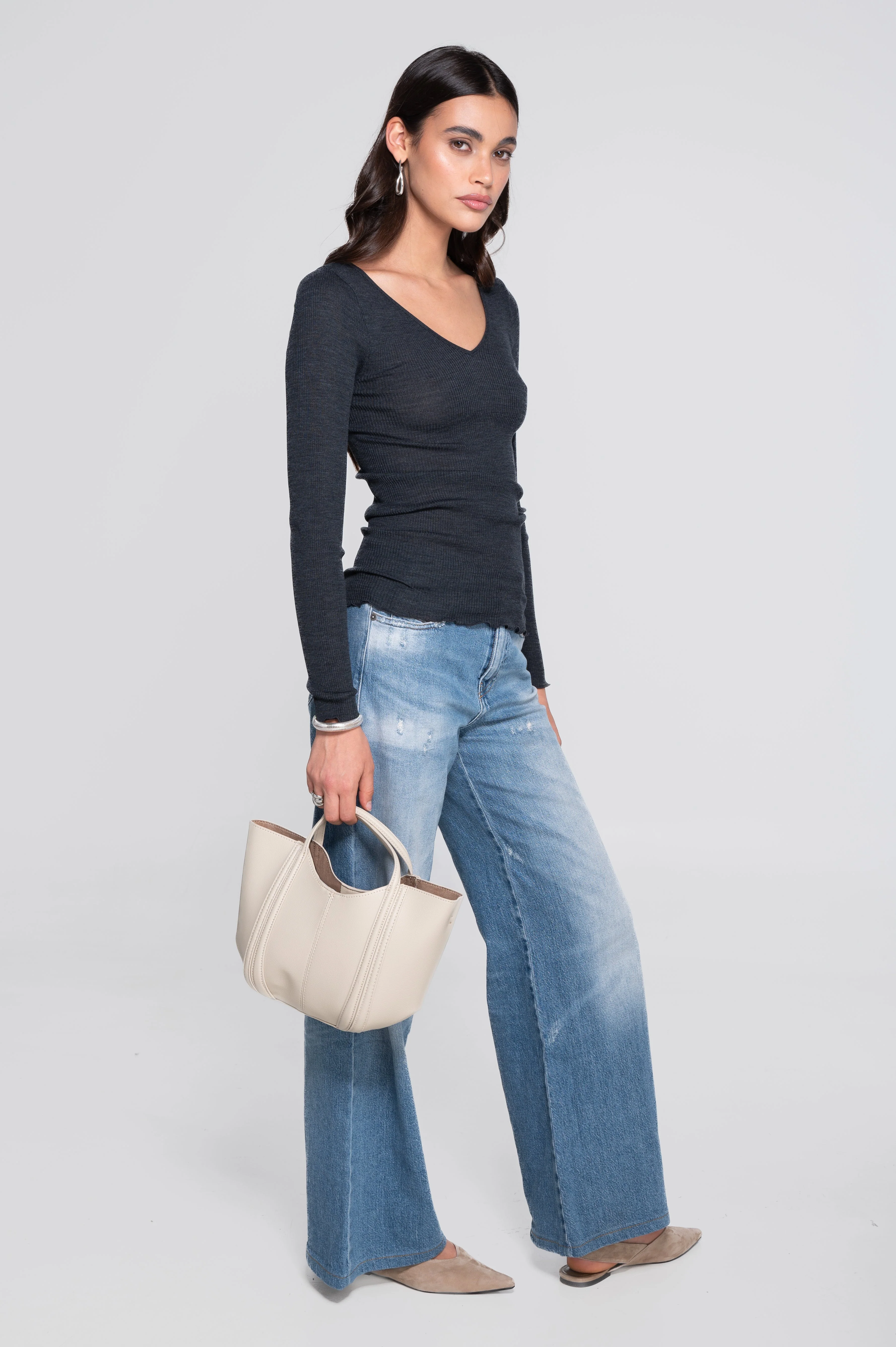 Wool and silk long sleeves V neck shirt 3486 - Image 35