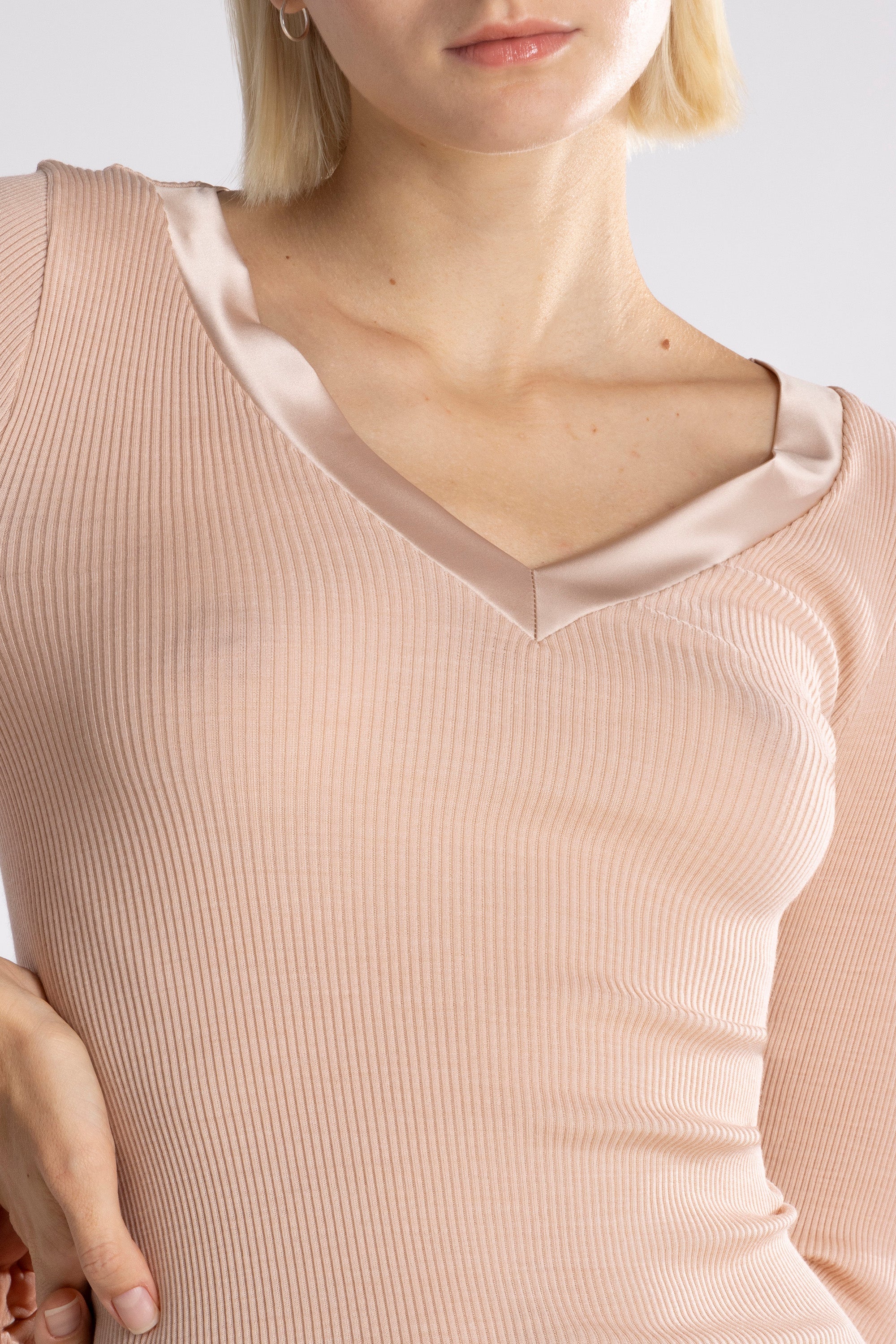 Satin Wool and Silk V neck Longsleeved top 4248 - Image 3