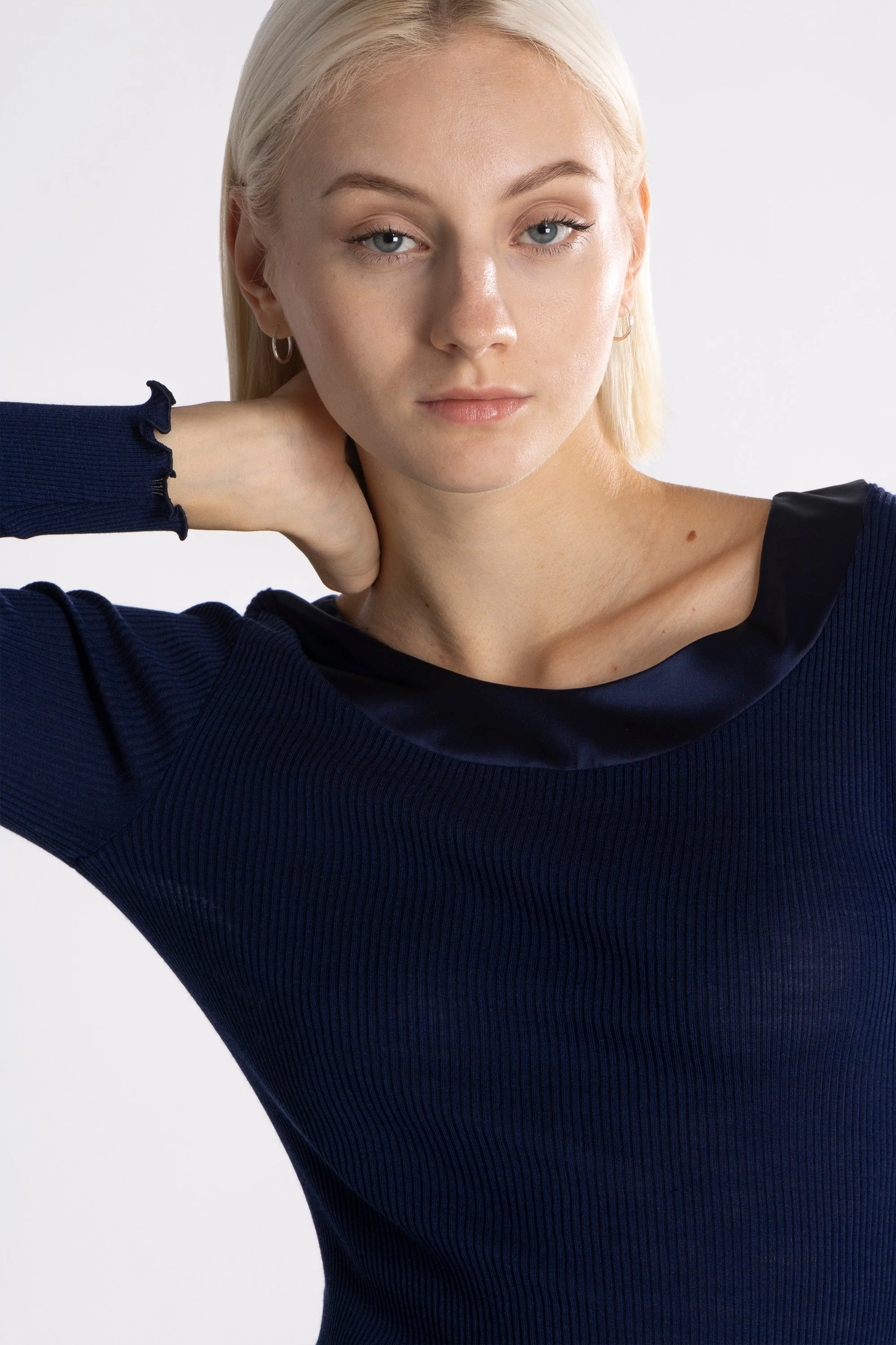 Sleek satin edging Longsleeves Shirt 5304 - Image 7
