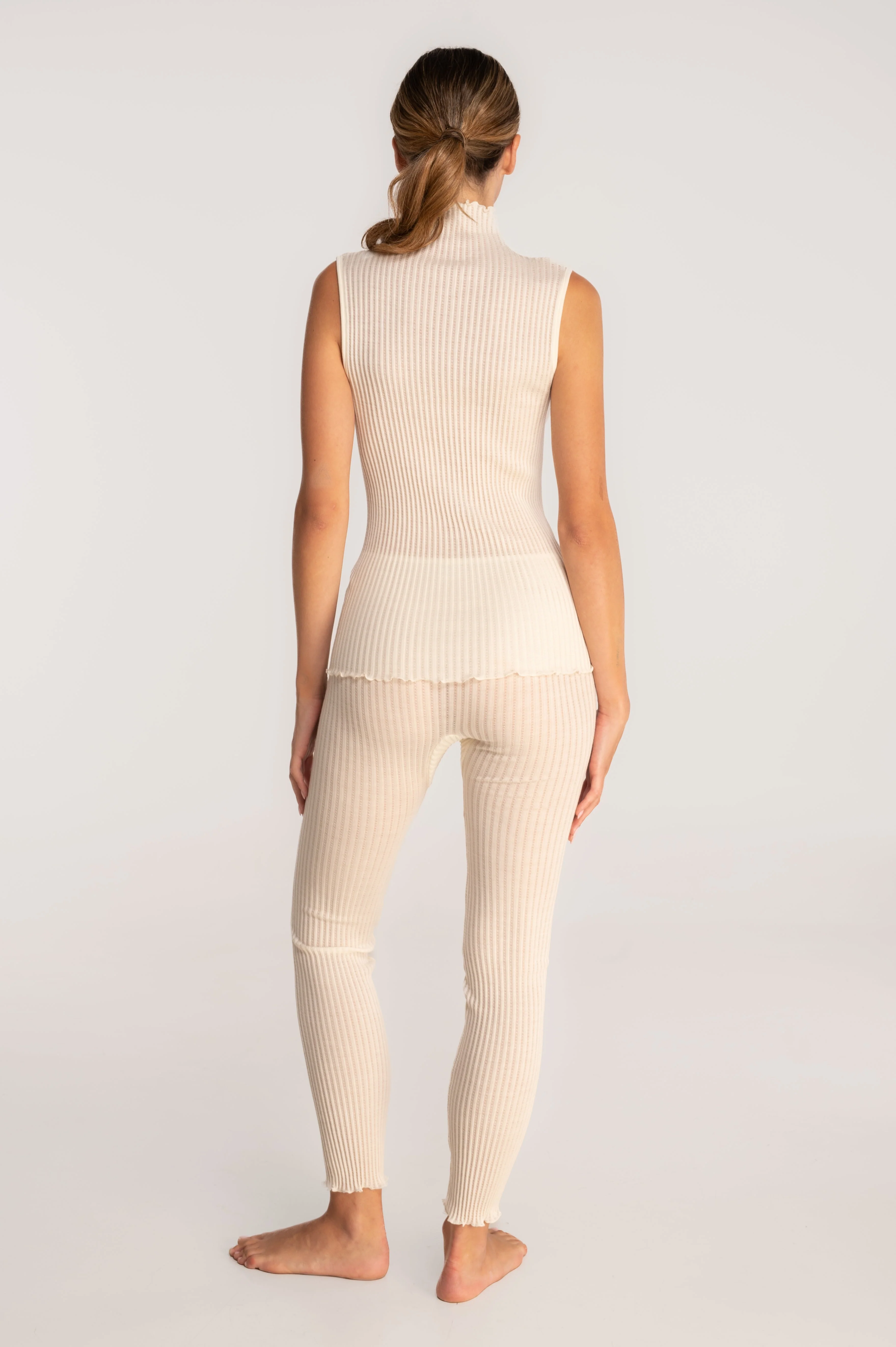 Sleeveless mock neck top in ajouré wool and silk 7492 - Image 17
