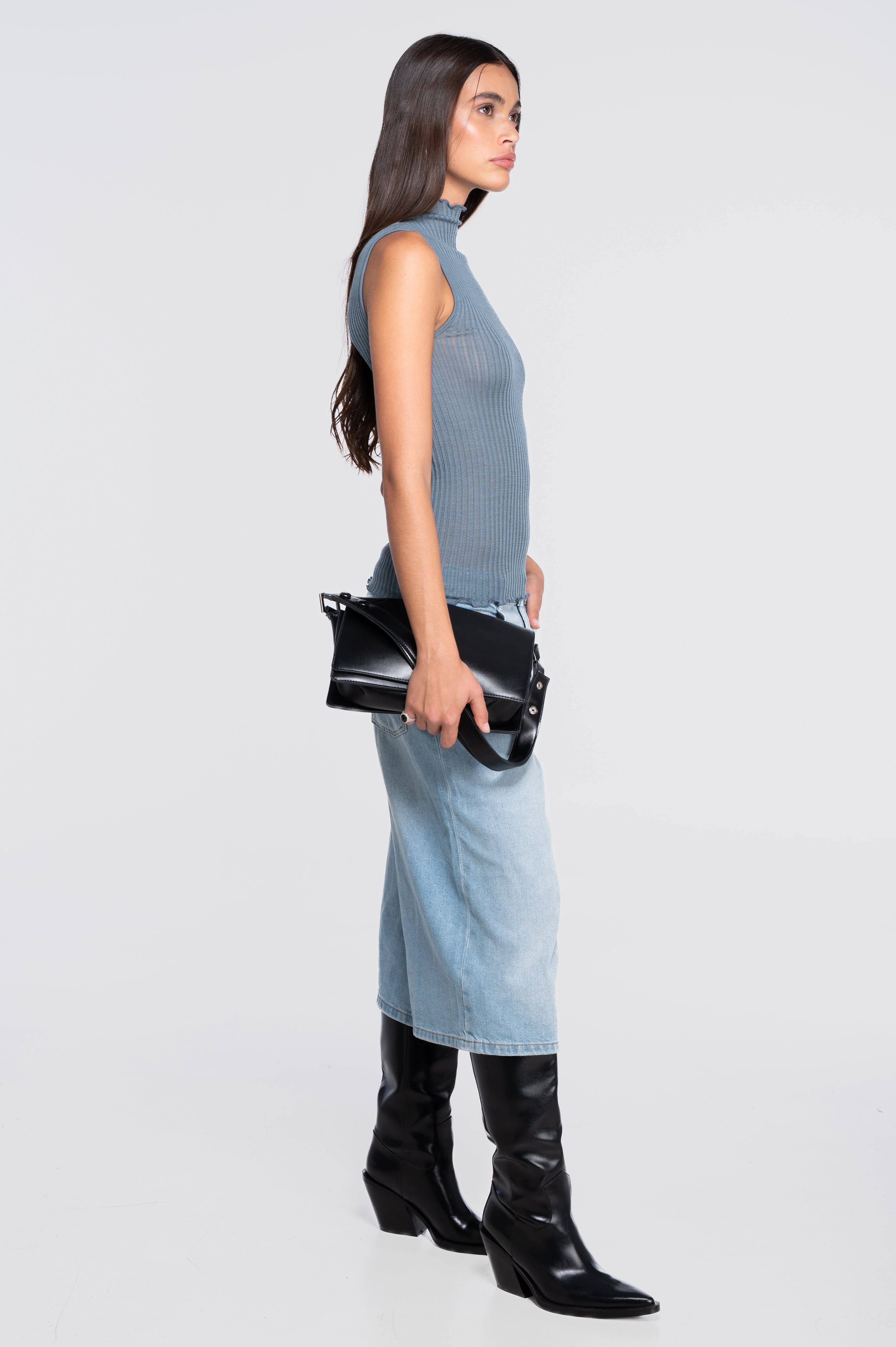 Sleeveless mock neck top in ajouré wool and silk 7492 - Image 4