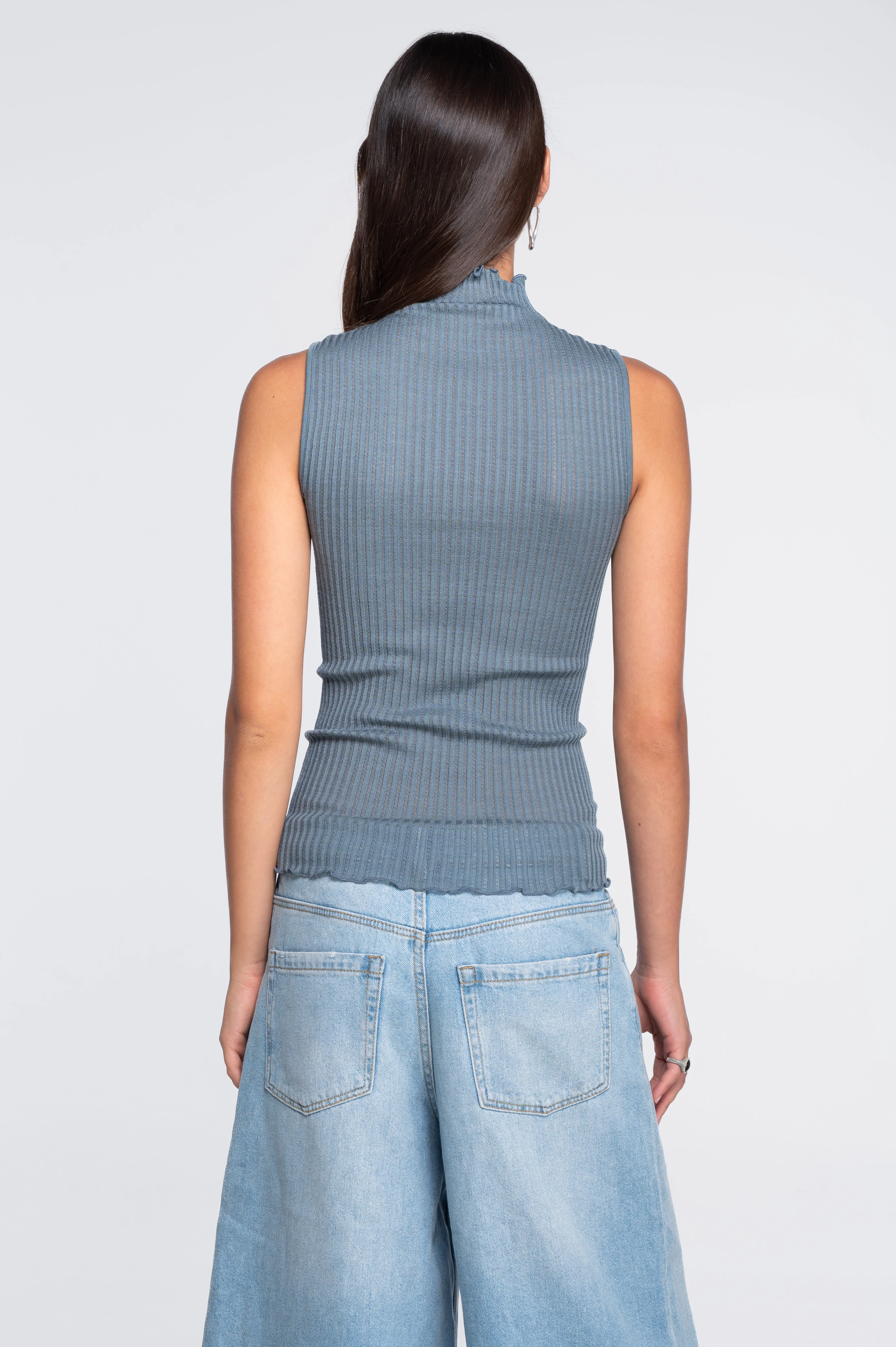 Sleeveless mock neck top in ajouré wool and silk 7492 - Image 6