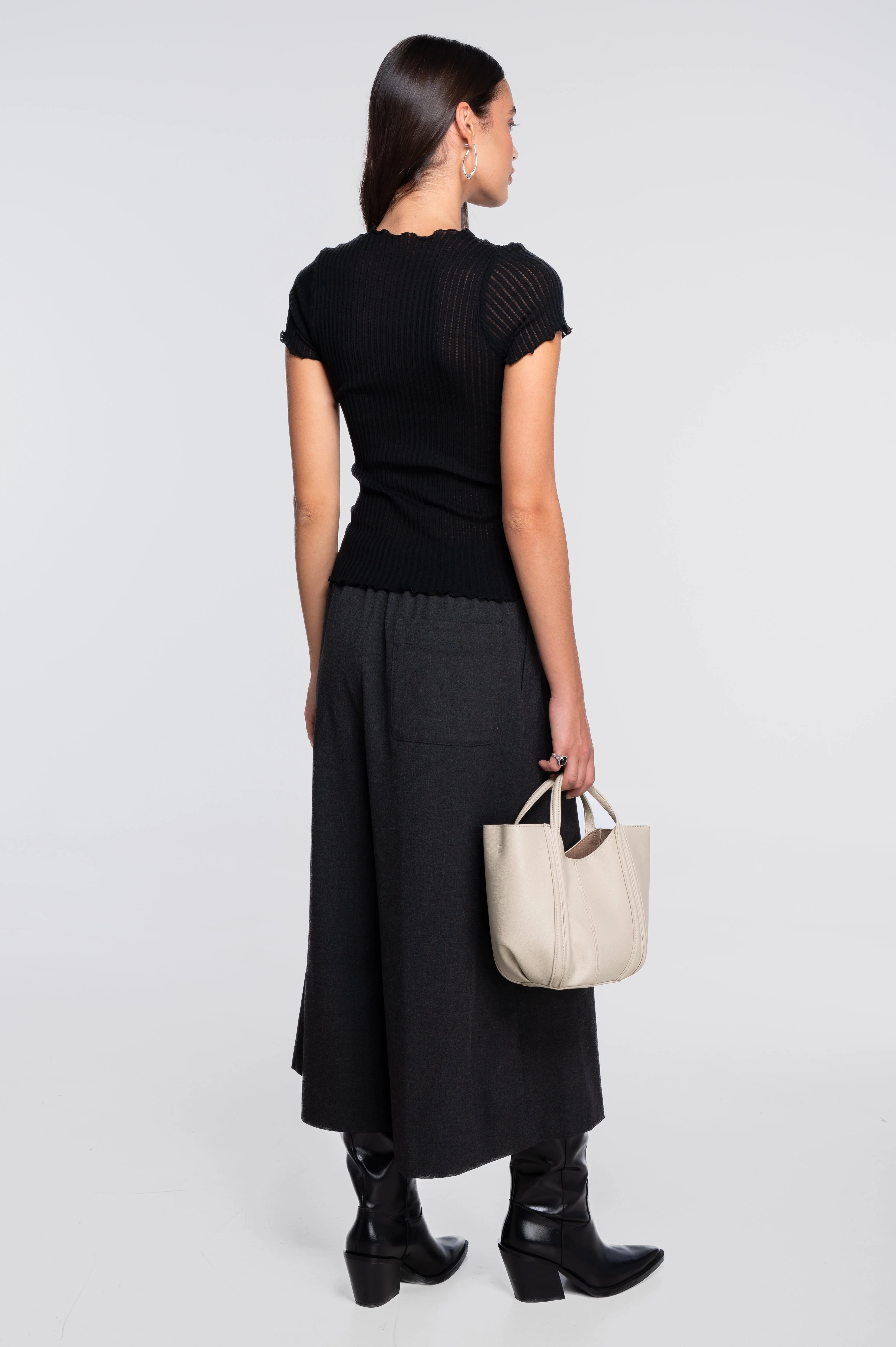 Short sleeves roundneck top in ajouré wool and silk 7493 - Image 6