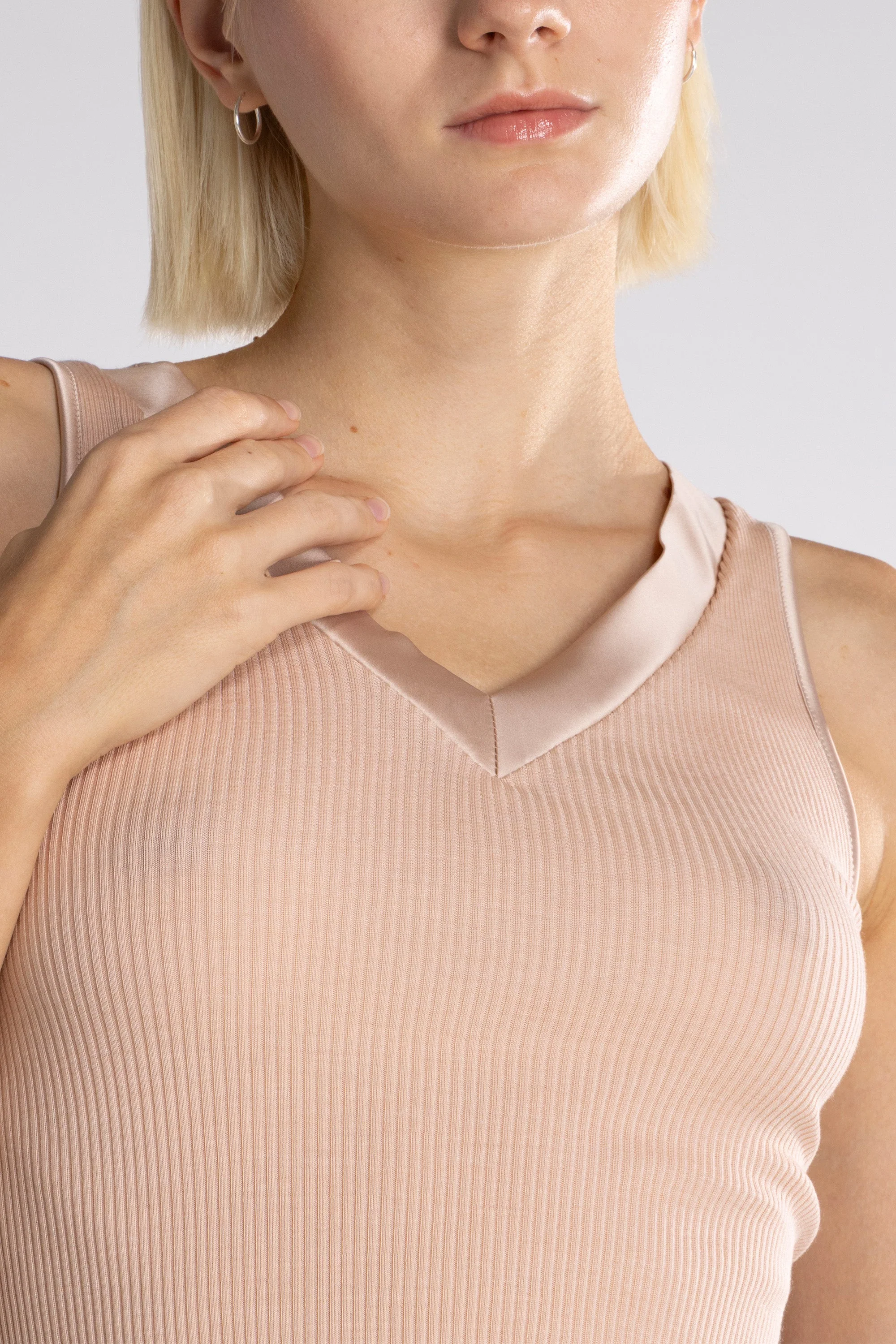 Wool and silk tank top with Leavers lace 4247 - Image 11