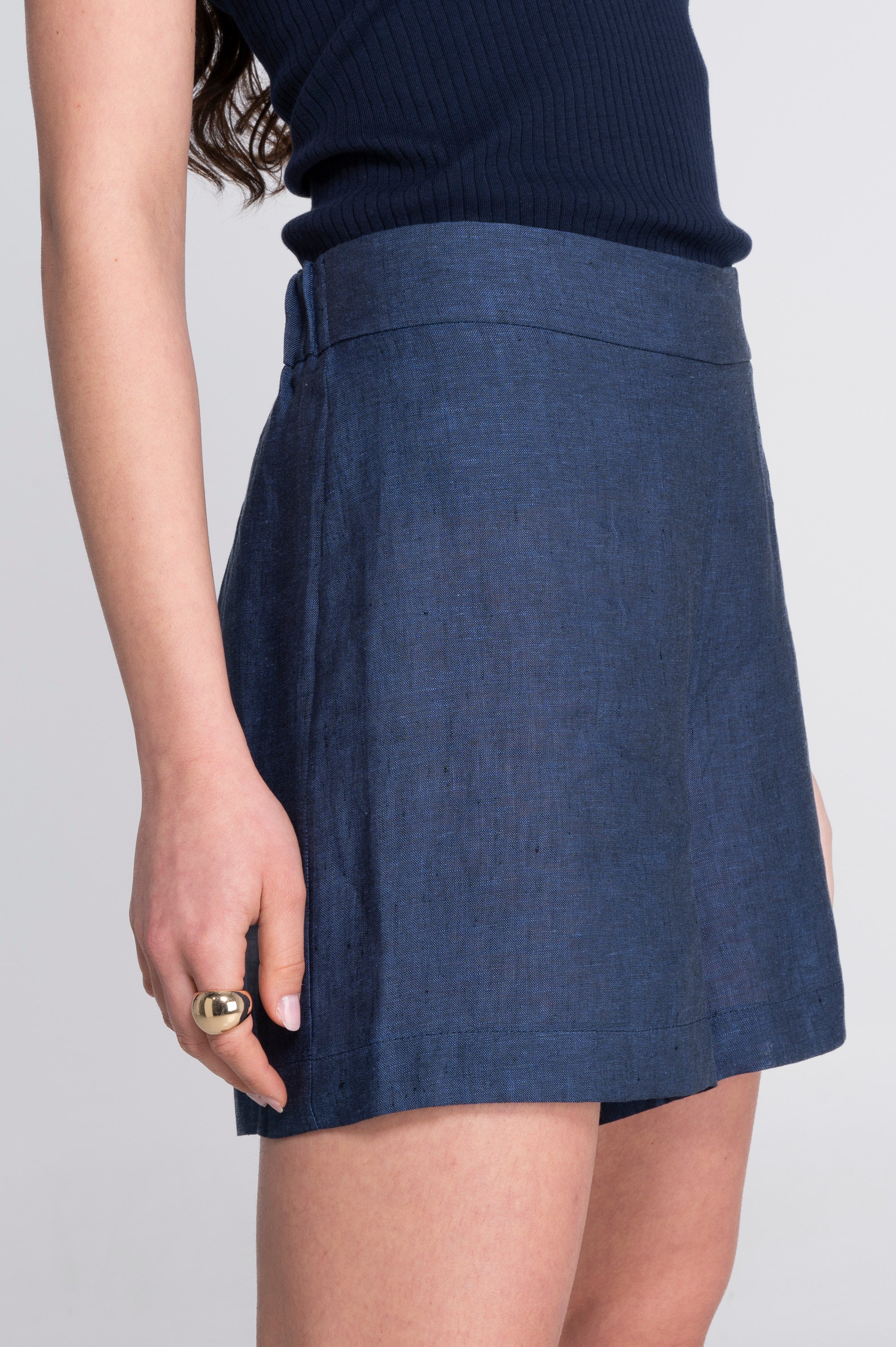 Flared linen shorts 7537L - Image 8