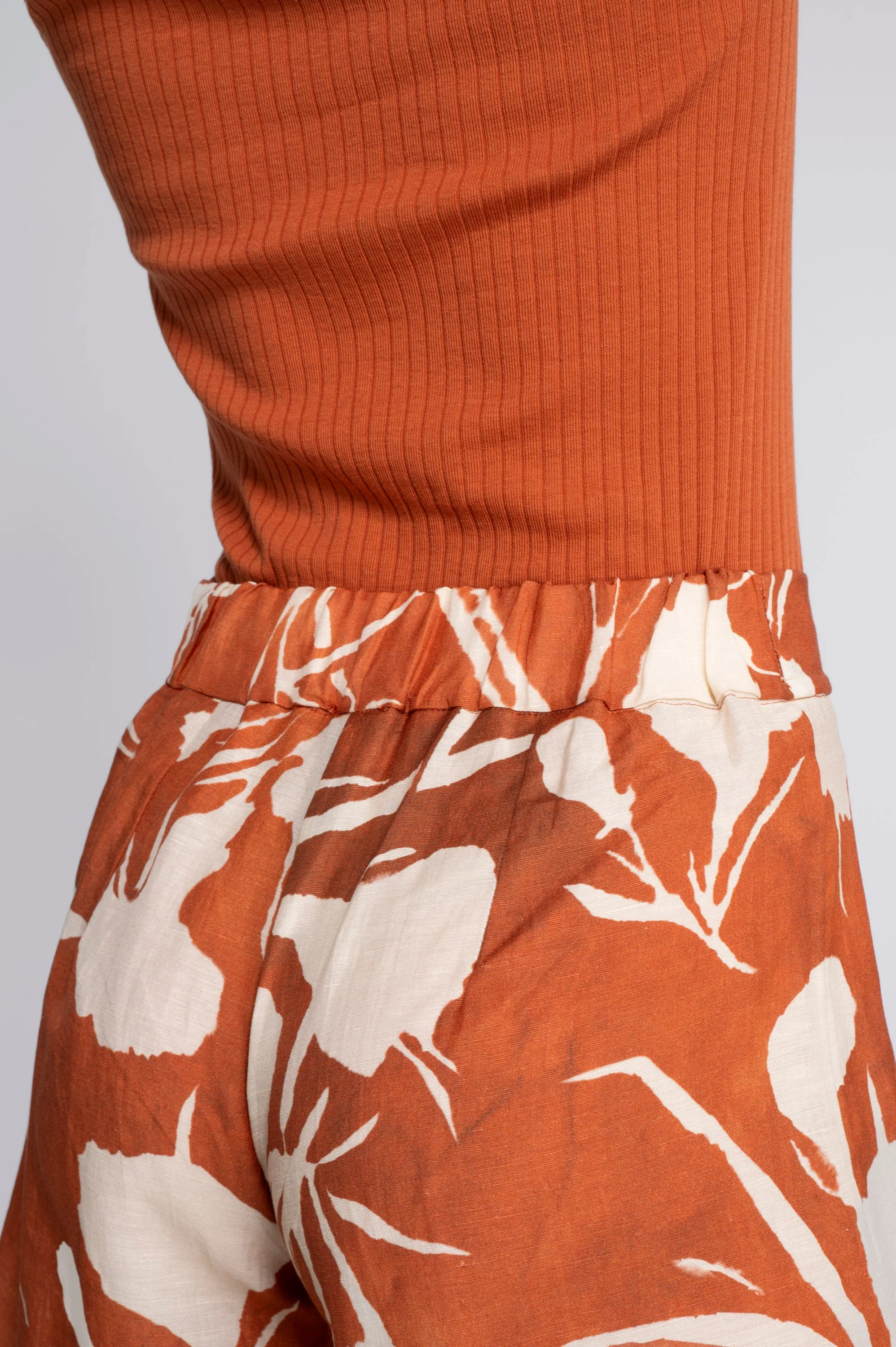 Flared printed linen-viscose shorts 7537VL - Image 5